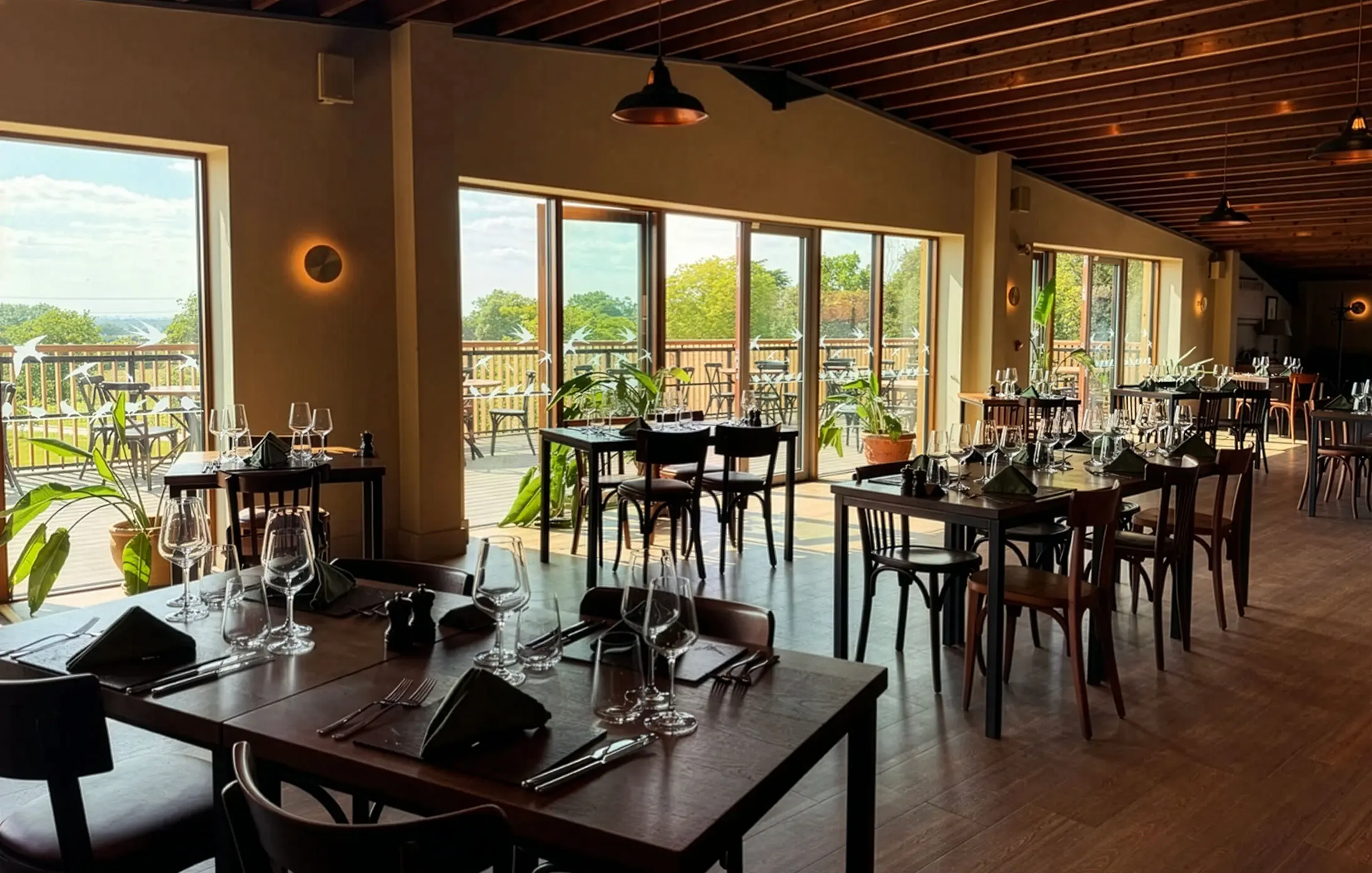 WAW-Restaurants-hero